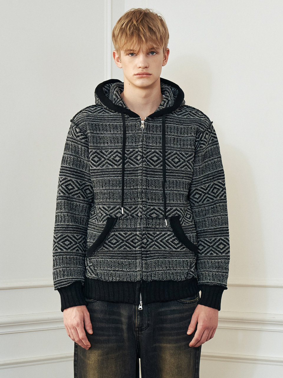 INSIDE-OUT JACQUARD KNIT HOODIE ZIP-UP_[BLACK]